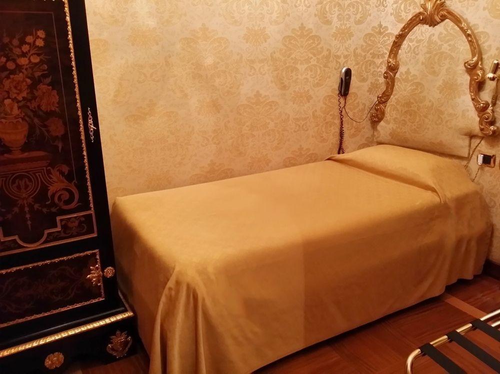 Hotel Des Epoques Рим Экстерьер фото